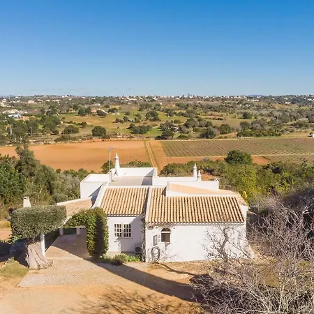 3-bed In 10 Min Drive To The Beach * Albufeira