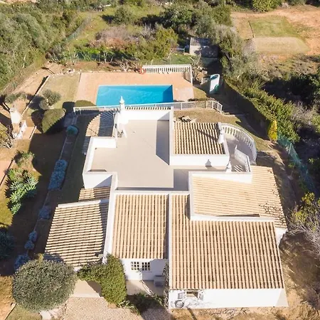 3-bed In 10 Min Drive To The Beach * Albufeira