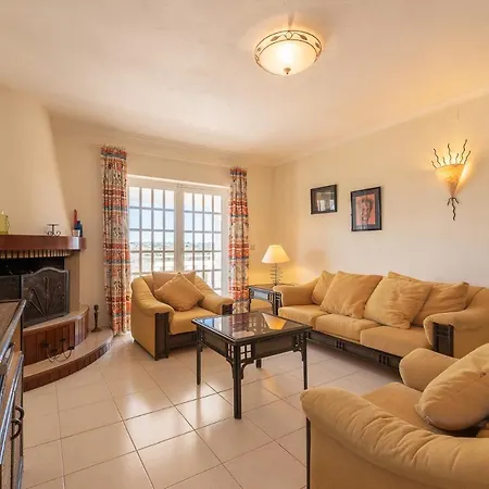3-bed In 10 Min Drive To The Beach Albufeira