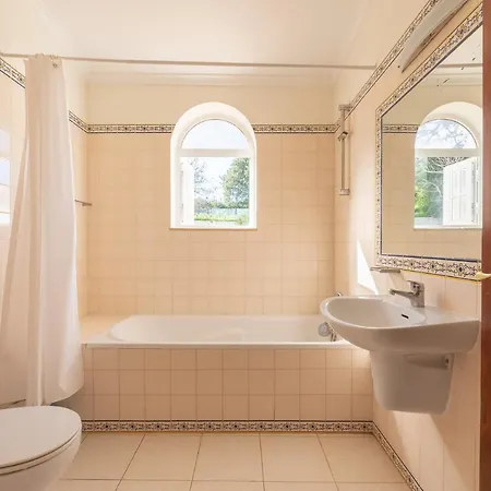 Willa 3-bed In 10 Min Drive To The Beach Albufeira