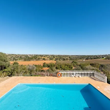 3-bed In 10 Min Drive To The Beach Villa *