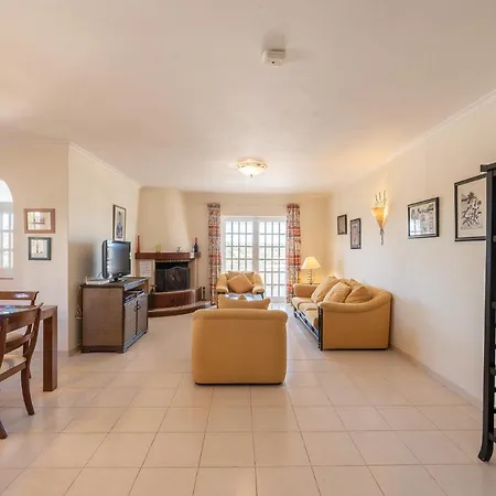 Villa 3-bed In 10 Min Drive To The Beach